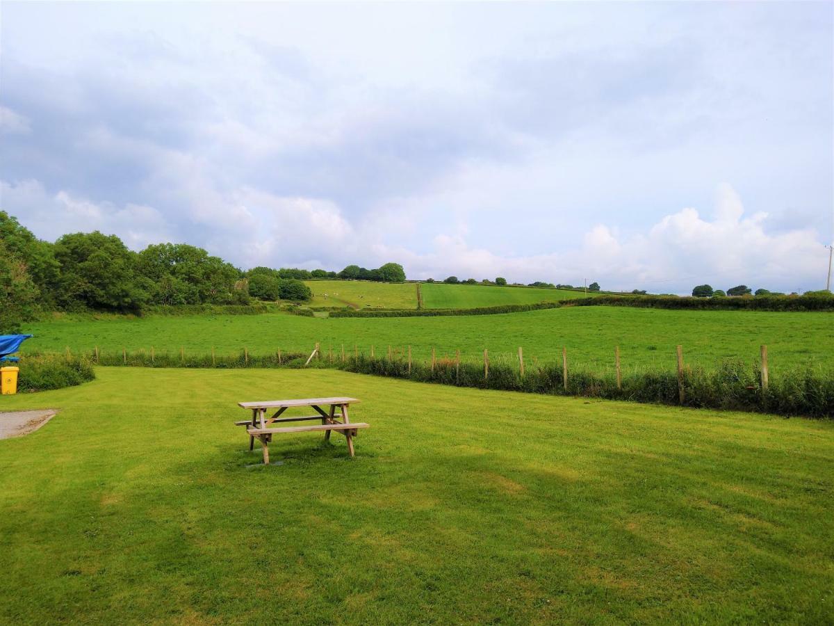 Tyddyn Crwn Country-House Apartments Бiuмарис Екстериор снимка